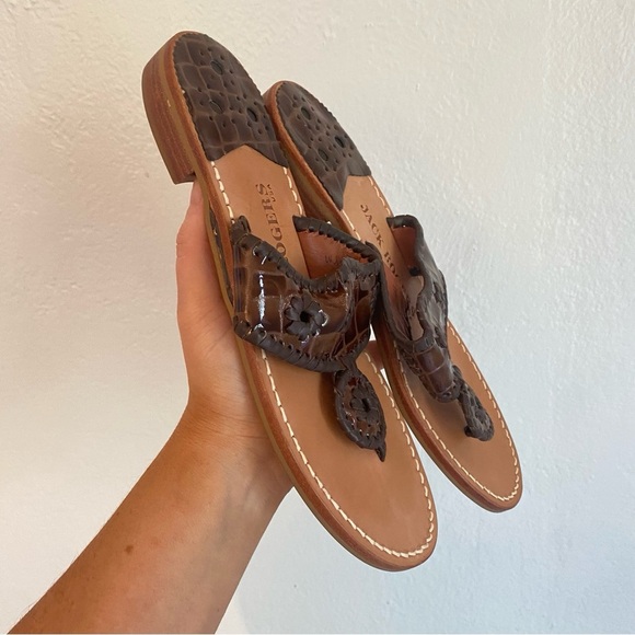 JACK ROGERS BROWN MOC CROC ALLIGATOR ICONIC THONG FLIP FLOP SANDALS 8 - Picture 2 of 4
